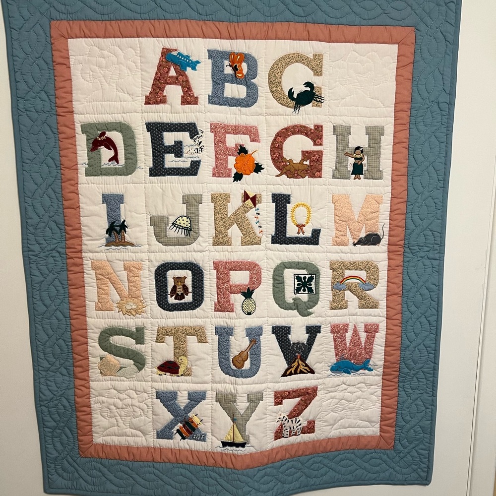 Vintage Hawaiian baby quilt or wall hanging